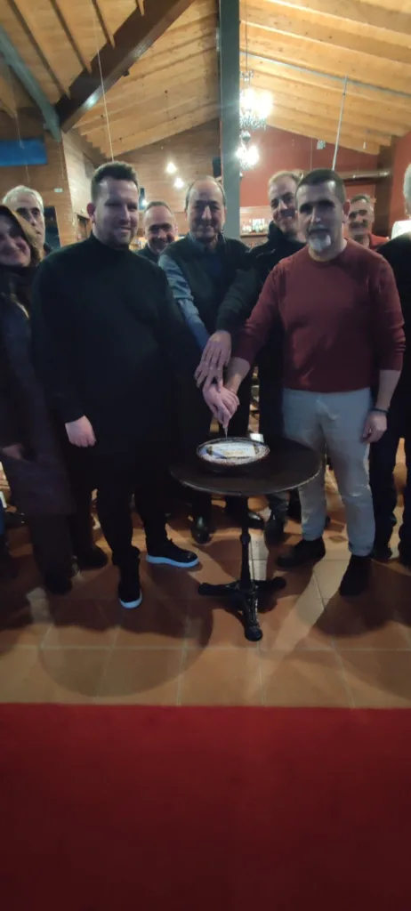 Μια Πίτα, Μια Γροθιά Η Νέα Χρονιά Ξεκινά από το Σαλέ του Χιονοδρομικού 